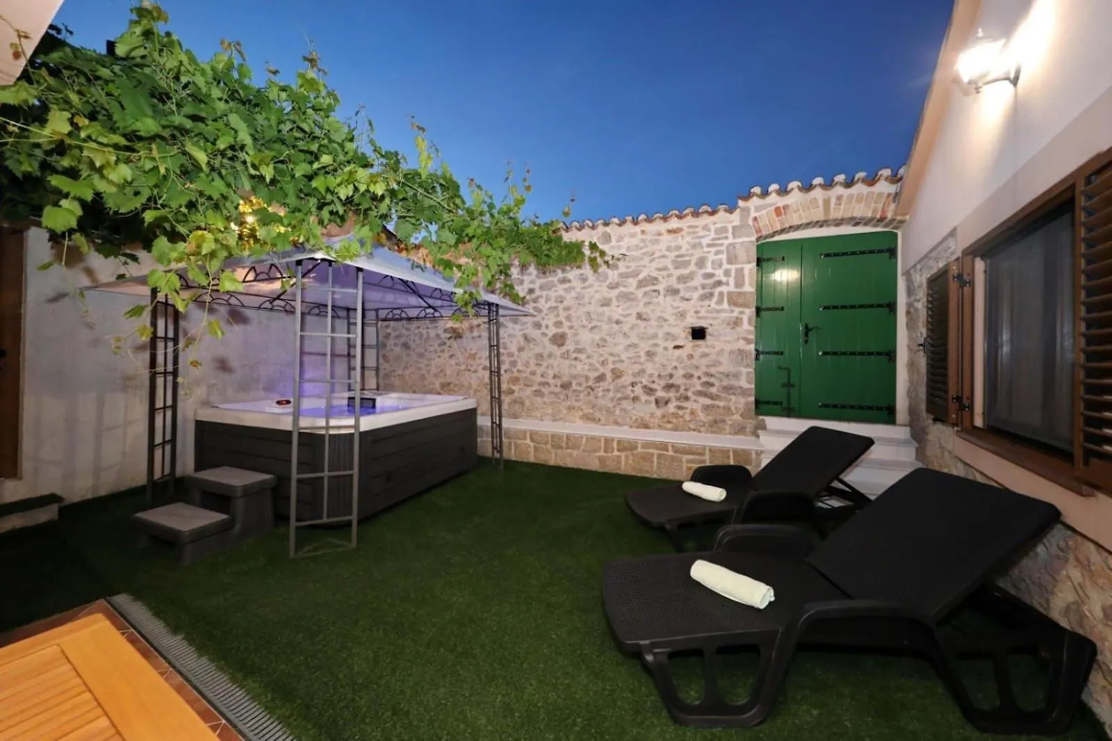 הוילה Sukošan House Stratus